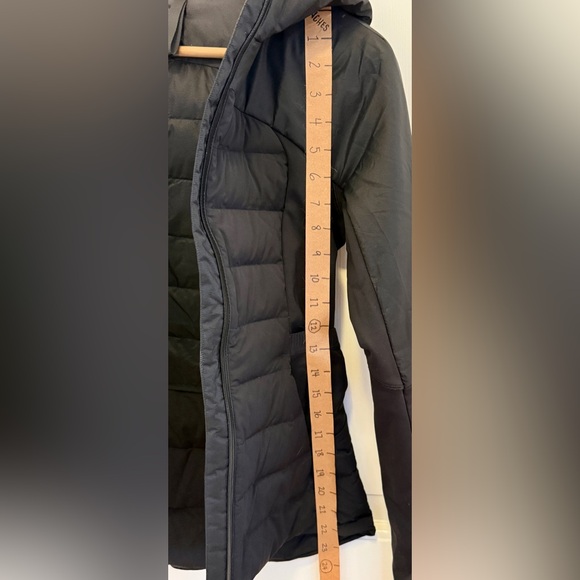 Lululemon Puffer Jacket - Picture 4 of 5